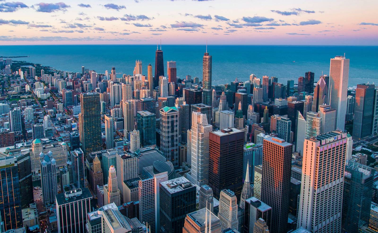 Best Places to Visit in Chicago – Must-See Tourist Locations for a Worth-It Trip